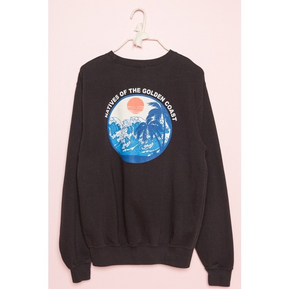 Brandy Melville Erica Natives of the Golden Coast - Picture 3 of 4